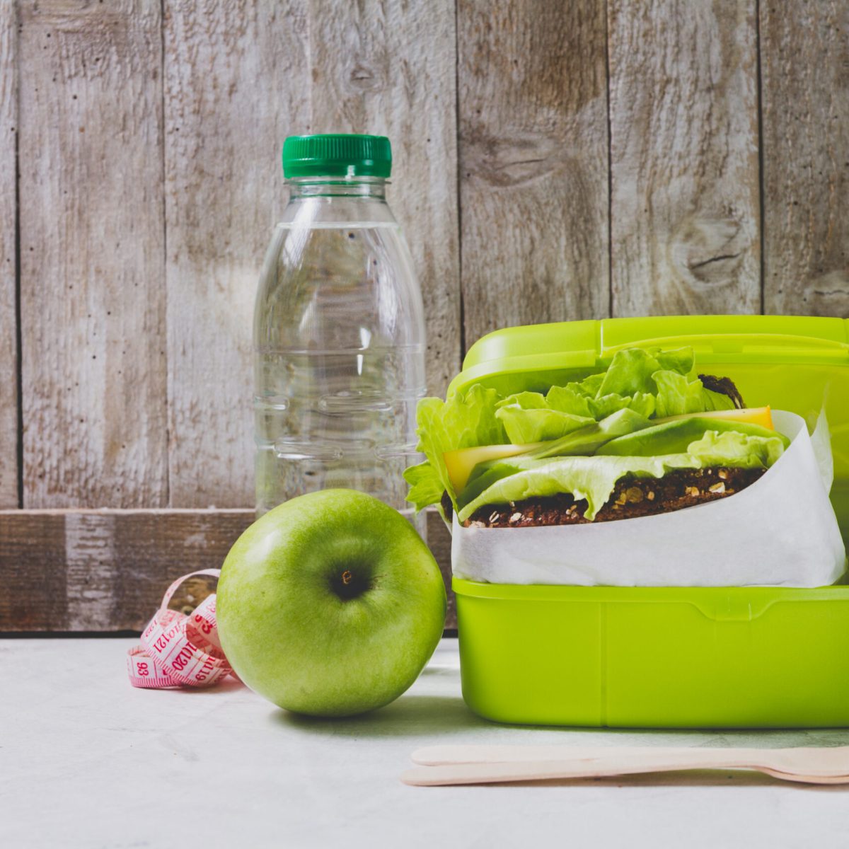 Los alimentos que no deben faltar en la lonchera saludable: claves desde Nutrición y Dietética