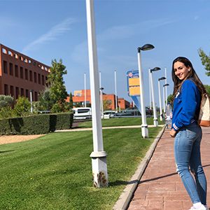 Julieta Roldán, la primera estudiante de la doble titulación en Derecho CES