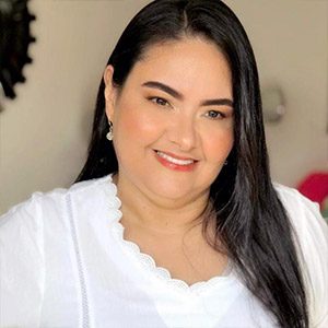 Egresada de Salud Pública reconocida por el Florida Institute of Managment