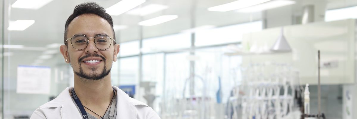 Sebastián Espinosa Arango, el químico farmacéutico que transforma la realidad