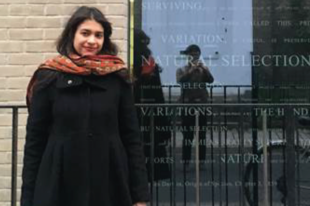 Bióloga CES ganó premio de la Sociedad Internacional de Biología Molecular y Evolución