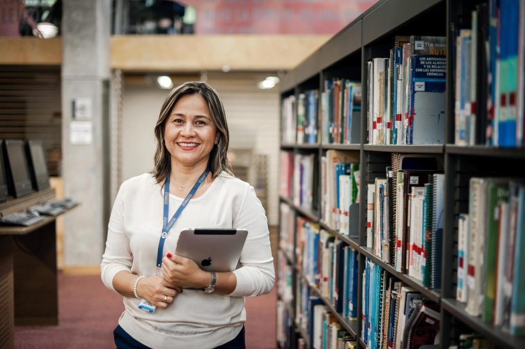 Decana CES entre las 100 enfermeras más destacadas de América Latina y el Caribe