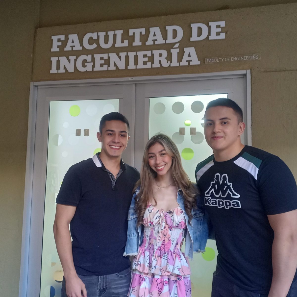 Tres estudiantes de Ingeniería Biomédica CES investigarán sobre el cáncer en Canadá