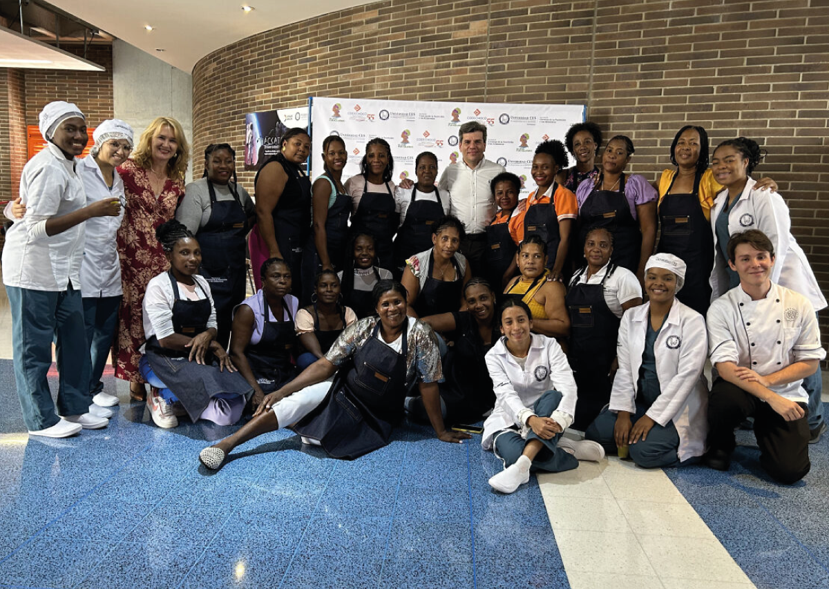 Piangüeras del Pacífico colombiano fueron certificadas en fortalecimiento técnico y empresarial por la Universidad CES