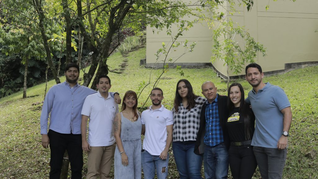 Entre más de 400 investigaciones del mundo, seleccionan dos de la Universidad CES como finalistas en el Congreso de la Internacional Embryo Technologies Society (IETS)