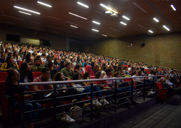 Universidades privadas se reúnen en la U. CES para debatir el futuro de la educación superior en el país