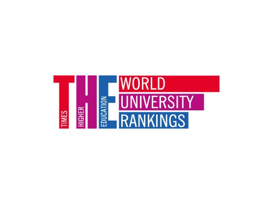 Logotipo de THE World University Rankings con texto en colores rojo, morado y azul sobre fondo blanco.