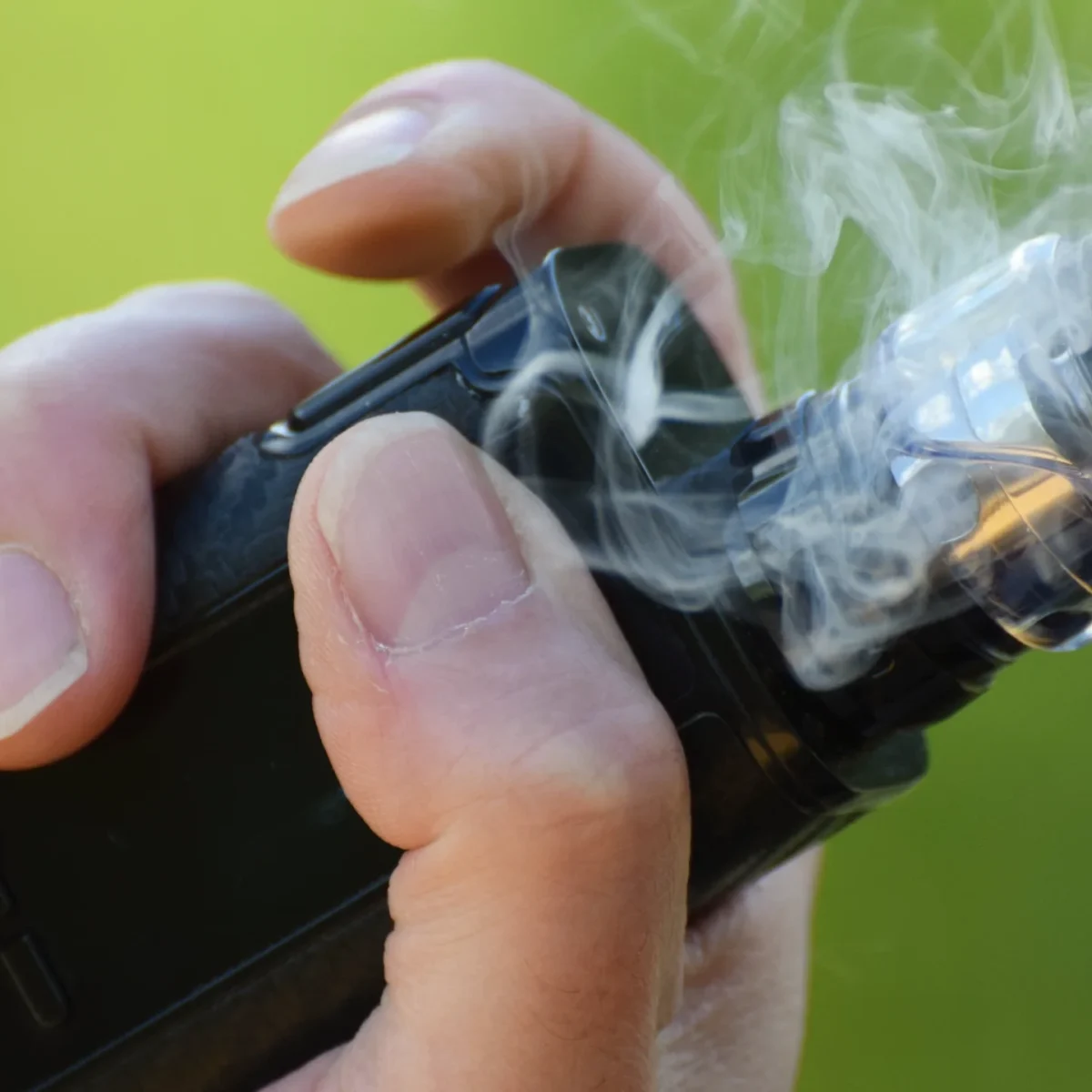 Vapeadores igual de nocivos: ITTC Colombia respalda regulación estricta con la Ley 2359